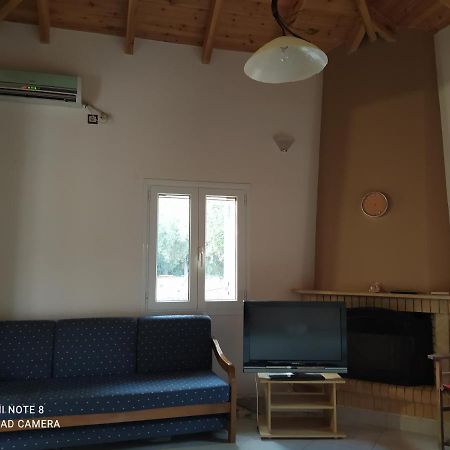 ozena countryside apartment Vromonérion Exterior foto